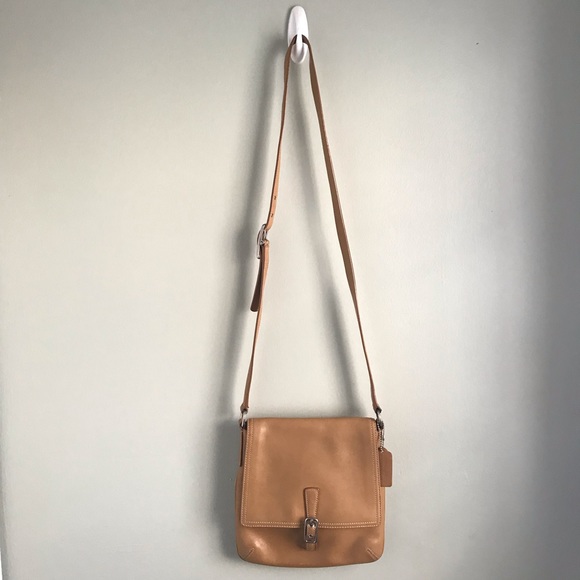 Coach Handbags - Coach // Vintage Leather Crossbody Messenger Bag